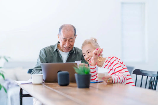 What Is a Dementia Message Board? (And How It Helps Families Stay Connected)