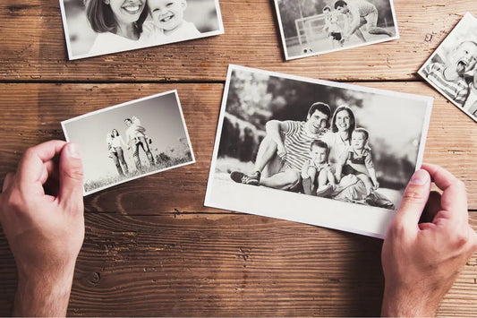 How to Help Someone With Dementia Remember Family Using Photos & Messages