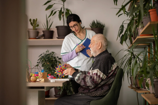 Sundowning in Dementia: Signs, Causes, and Caregiver Tips